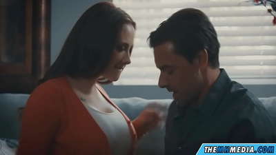 Романтичний секс з хорошою грудастою мамою