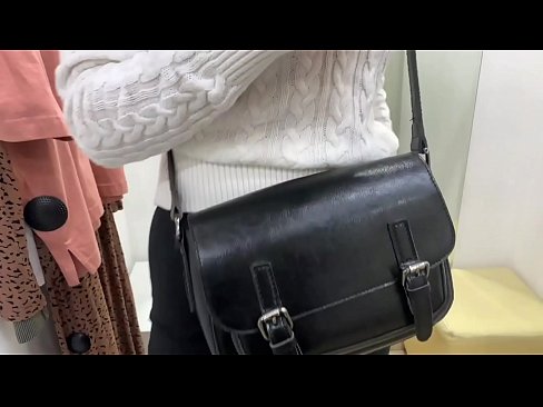 ❤️ Публічна мастурбація молодої сучки FeralBerry фалоімітатором у примірочній ❤❌ Порно-відео на порно uk.domhudognika.ru ❌️